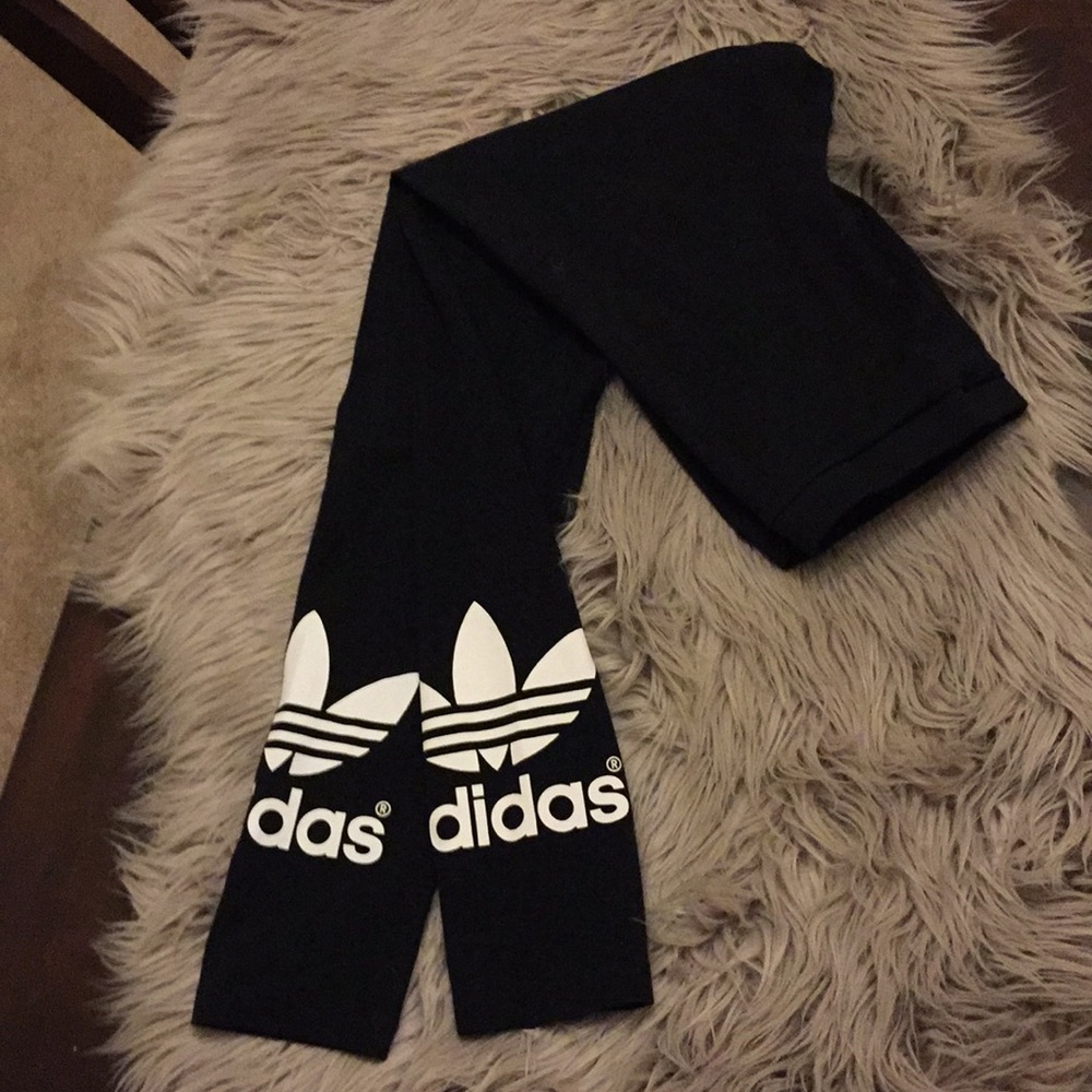 Black Adidas Trefoil leggings